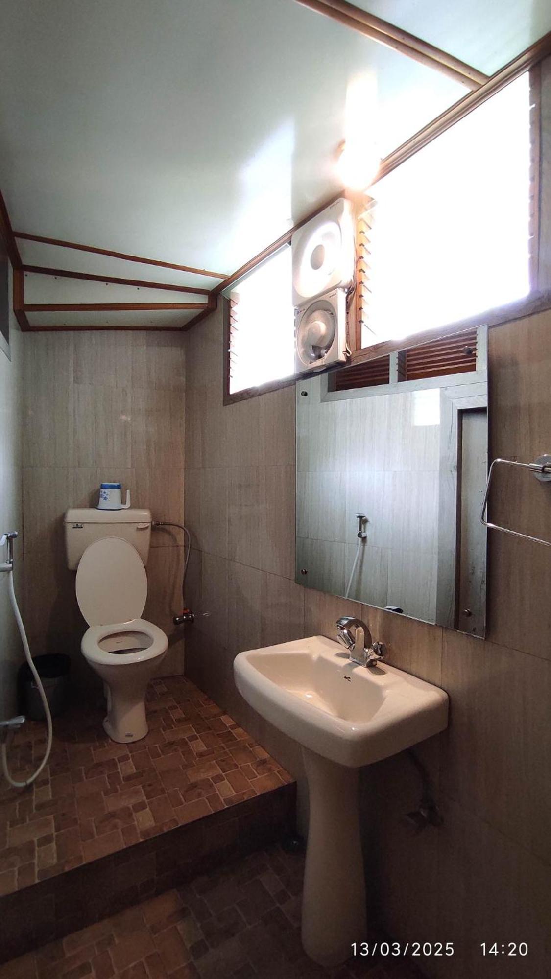 Baba Tourist Lodge Shillong Kültér fotó
