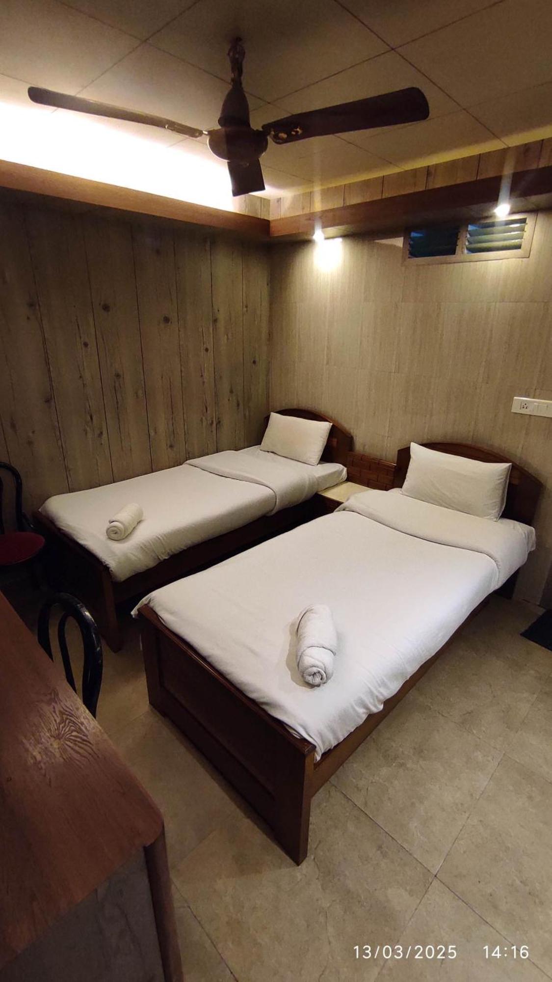 Baba Tourist Lodge Shillong Kültér fotó